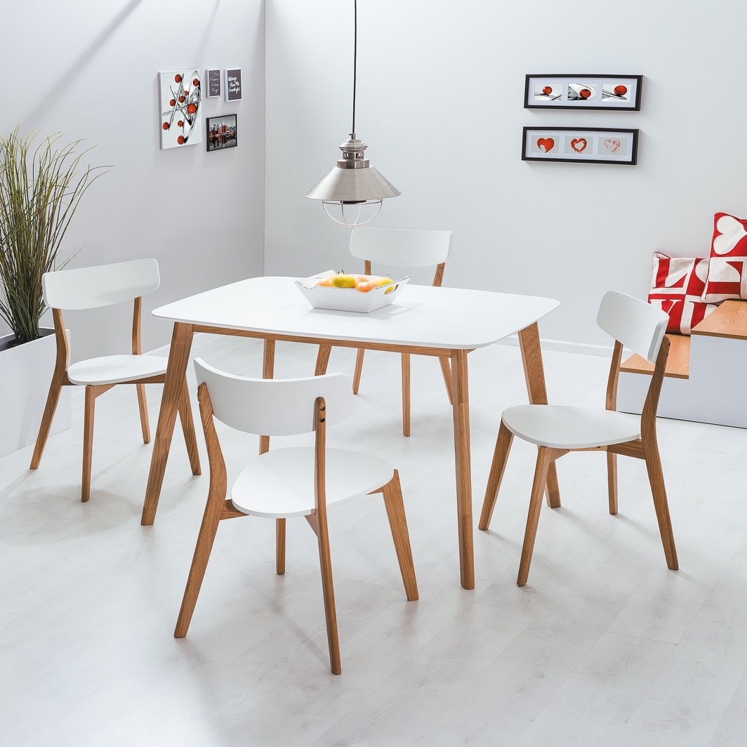 Обеденный стол раздвижной деревянный в скандинавском стиле